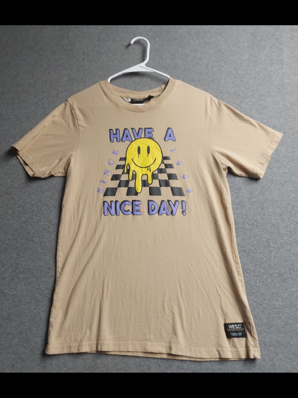 WESC Have a Nice Day Drip Smiley Face Graphic Tee Shirt Tan Medium / Large
